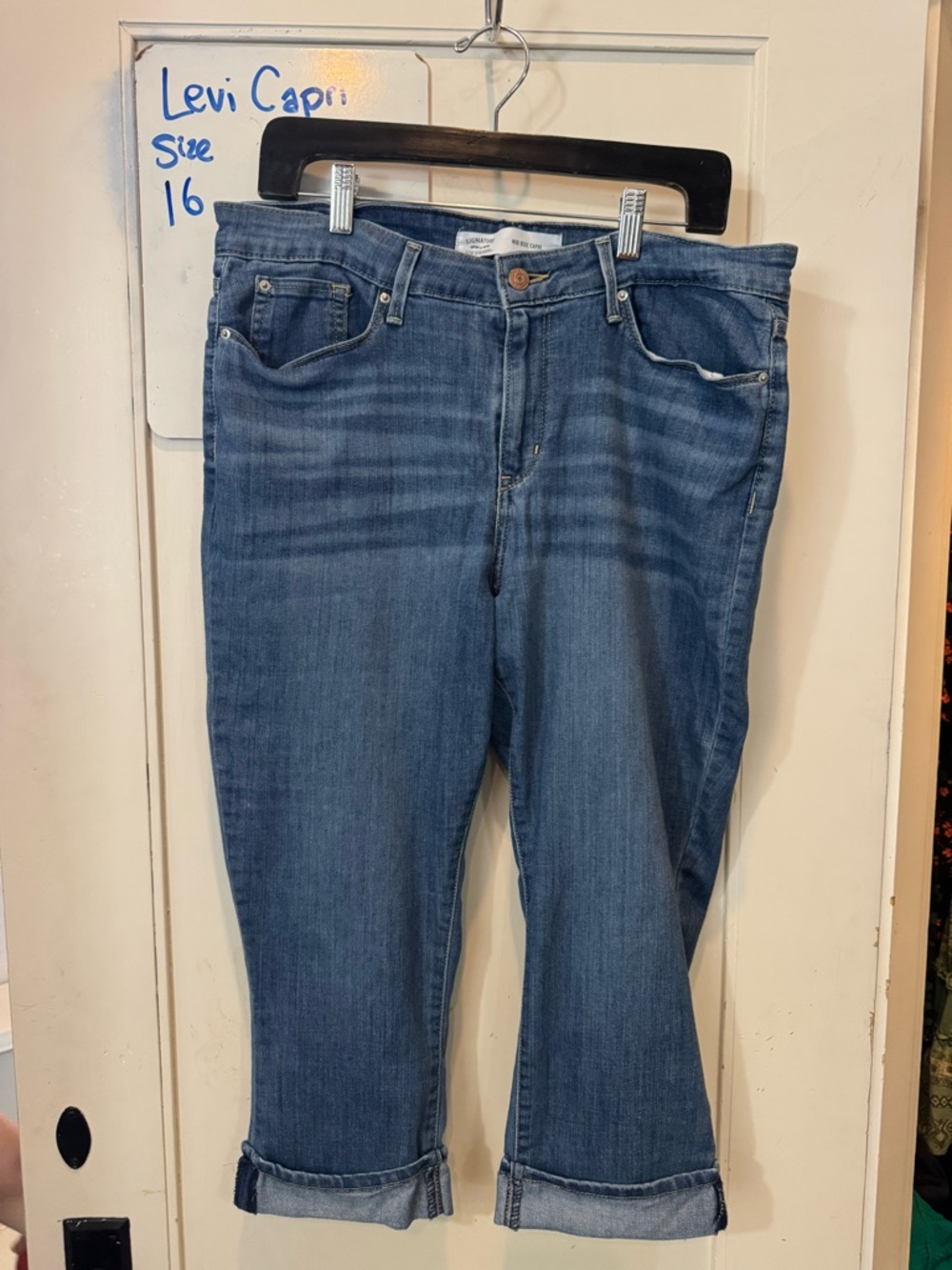 Levi's Women's Blue Cropped Capri Jeans